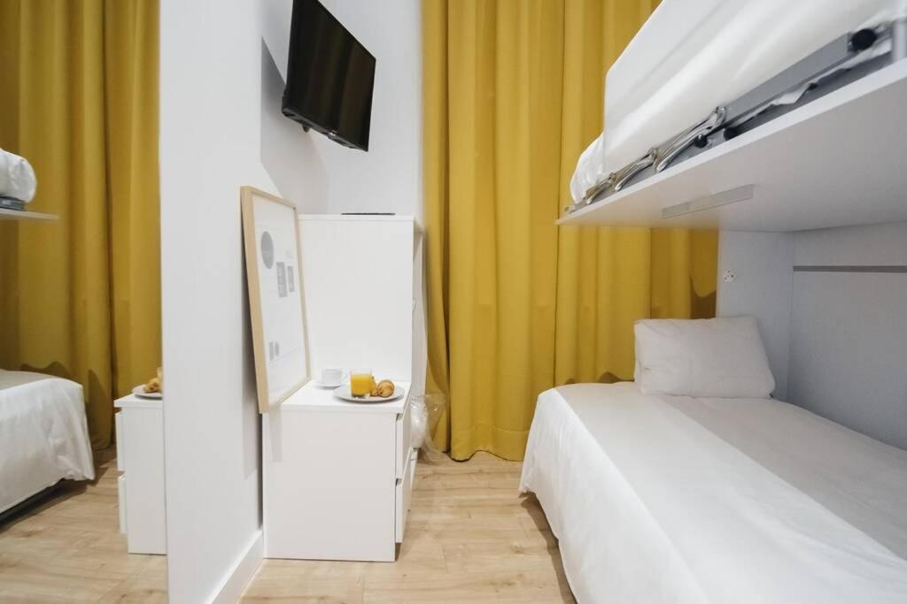 Apartamentos Plaza De Pedro Zerolo III Madrid Exterior photo